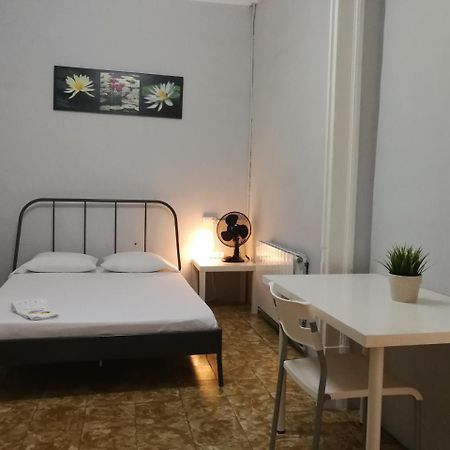 Central & Basic Ramblas Barselona Dış mekan fotoğraf