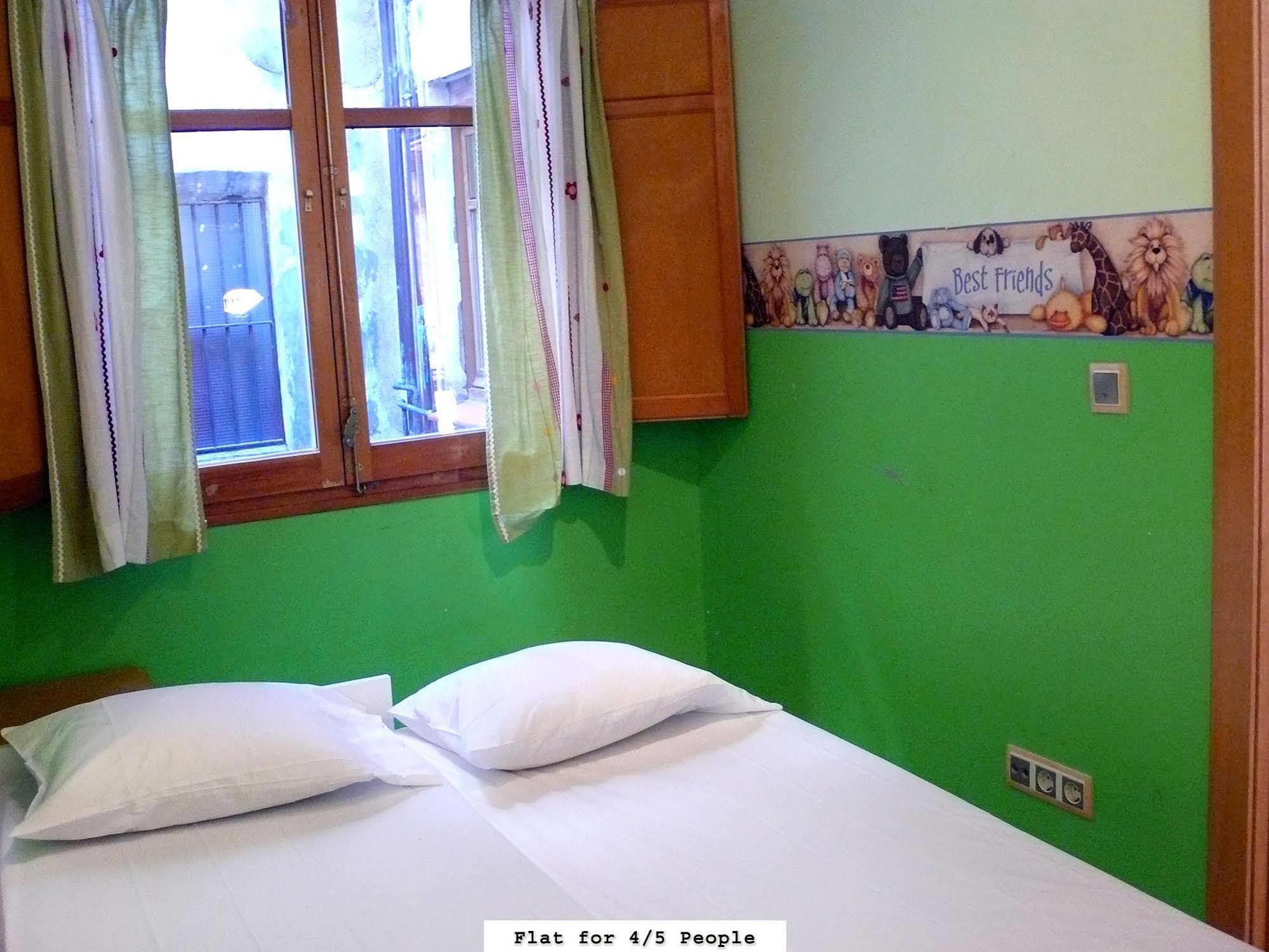 Central & Basic Ramblas Barselona Dış mekan fotoğraf